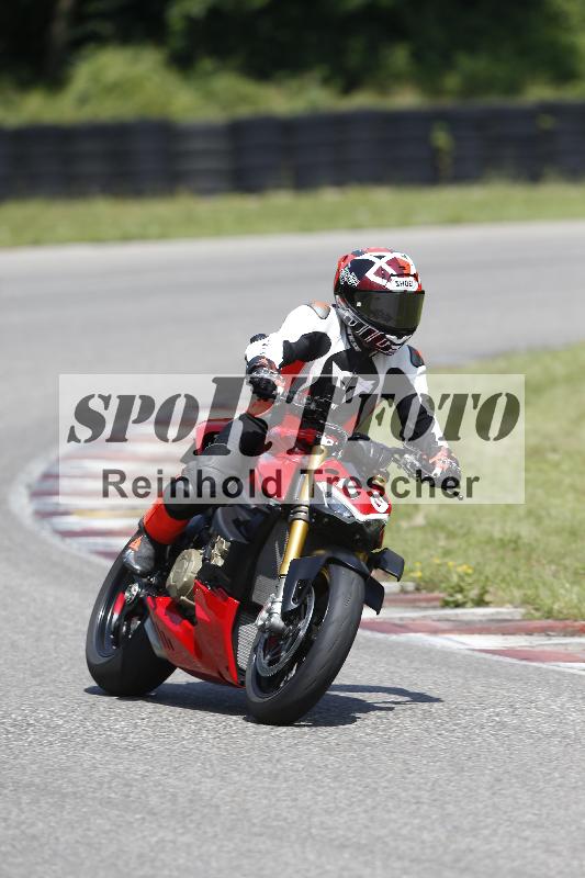 /27 12.06.2025 Ducati Schweiz Trackday Warmup  ADR/blau-bleu/19-1